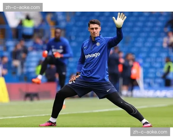 布莱顿1-1切尔西 古斯托抬脚接触明特头部VAR漏判点球分析